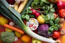 Witaminy I Suplementacja Diety, Zdrowe Zrównoważone Odżywianie I Odchudzanie Się