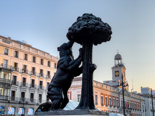 View of the iconic bear and the strawberry tree (oso y el madroño) un the Puerta de Sol plaza un Madrid Spain