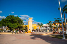 Torre Del Reloj, Plaza Del Sol, Cozumel