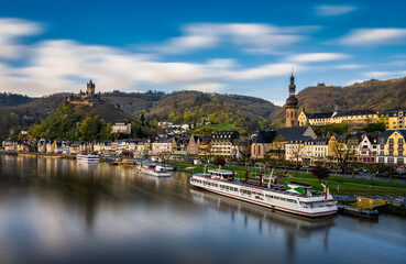 Wall Mural - Old town and the Cochem Reichsburg castle on the Moselle river in Germany