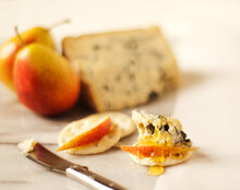 Crackers With Blue Cheese, Pear Slices And Honey