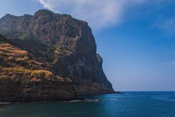 Wall Mural - Porto da Cruz village with Eagle Mountain and coast, Madeira, Portugal