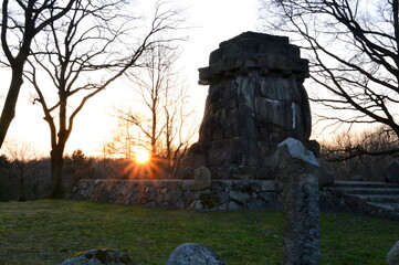 Sticker - Sonnenuntergang über dem Bismarck Denkmal in der Stadt Walsrode, Niedersachsen