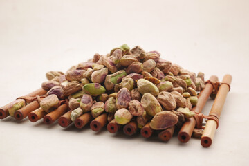 Wall Mural - detail shot of natural pistachios nut on in bowl 