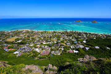 Wall Mural - Oceanfront neighborhood of Lanikai Beach in Kailua, as seen from the Lanikai Pillbox hike, on the eastern side of Oahu in Hawaii, United States