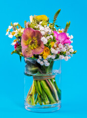 Canvas Print - Spring flower arrangement in a glass vase