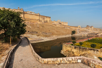 Fototapete - Famous Rajasthan landmark - Amer (Amber) fort, Rajasthan, India