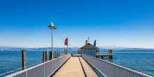 Germany, Baden-Wurttemberg, Immenstaad Am Bodensee, Clear Sky Over Empty Pier On Shore Of Lake Constance