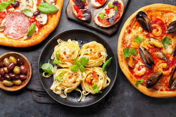 Sticker - Italian cuisine. Pizza, pasta and toasts