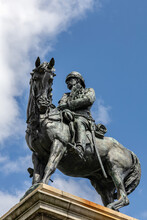 Vertical Shot Of A Warrior Statue On A Horse In Glasgow, Scotland
