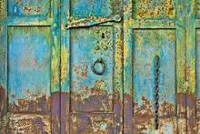 USA, California, Chinese Camp, Close-up Of Rusty Door