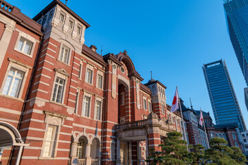 Wall Mural - 東京都千代田区丸の内のビジネス街の都市景観