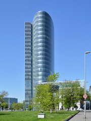 Canvas Print - Hochhaus am Fluss Rhein in Düsseldorf, Nordrhein - Westfalen