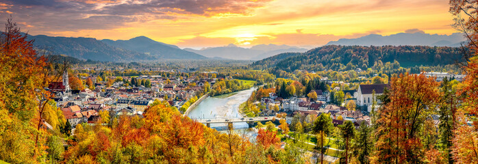 Wall Mural - Blick über Bad Tölz, Bayern, Deutschland 