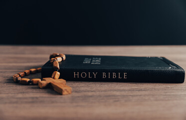 Poster - wooden Christian cross on bible