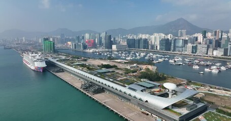 Fototapete - Top view of Hong Kong cruise terminal building