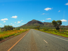 Long Australian Road In The Middle Of Nowhere - Australia - Streets