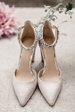 Wedding Brides Shoes With Crystals 