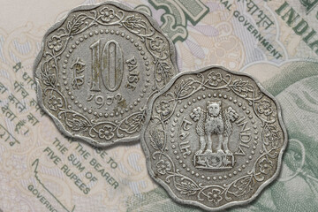 Old indian paise coin obverse and reverse. Rupee denomination