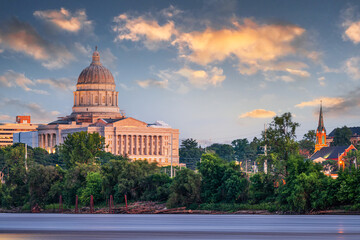 Fototapete - Jefferson City, Missouri, USA downtown view on the Missouri River with the State Capitol