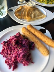 Canvas Print - Beetroot salad with prunes and cheese bread