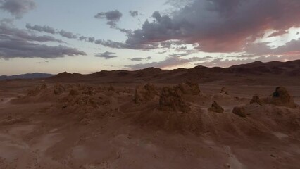 Wall Mural - Beautiful sunset with pink clouds at Trona Pinnacles, California