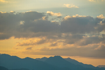 Sticker - 夕方の美しいの山岳風景