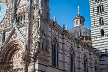 outdoor views of siena cathedral