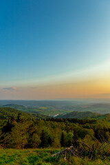  Traumhafter Sonnenuntergang auf den Höhen des Thüringer Waldes bei Floh-Seligenthal - Thüringen - Deutschland 