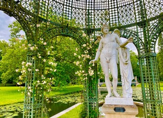 Wall Mural - garden in the park of Chantilly