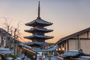 Wall Mural - Yasaka Pagoda in the evening, Kyoto, Japan