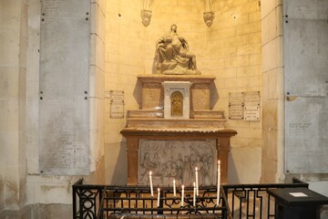 Wall Mural - L'église Saint Romain, de style néo gothique, intérieur de l'église, ville de Chateau-Chinon, département de la Nièvre, France