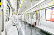 © 大 李 - The interior of a train subway car