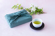 緑茶とウツギ（卯の花・白花八重空木）と風呂敷包み