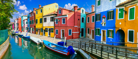 Canvas Print - Most colorful traditional fishing town (village) Burano - Island near of Venice. Italy travel and landmarks