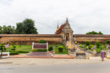Phrathatlampangluang Temple Translate The Text On The Sign " Wat Phra That Lampang Luang, Lampang Luang Subdistrict, Ko Kha District, Lampang Province "