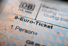 Neun 9 Euro Bahn Ticket Fahrschein Fahrkarte Für öffentlichen Nahverkehr In Deutschland