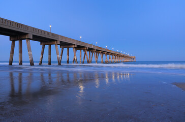 Wall Mural - Jennette's Pier after sunset, Nags Head North Carolina. Originally built in 1939, Jennette’s is the oldest fishing pier on the Outer Banks, NC USA