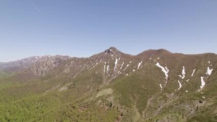 Wall Mural - Spring landscape of Central Balkan mountain and Kupena peak