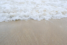 The Beautiful Waves On The Beach Refresh And Calm The Mind By Focusing On The Object