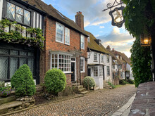Mermaid Street View. Old Cozy Medieval Tudor Half-timbered House Cottage. Summer In Rye. High Street View In Rye, East Sussex, England. Charming Medieval Town. Architecture, Cozy Popular Touristic Des