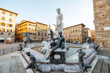 Canvas Print - Morning view on fountain of Neptune on Signoria square in Florence. Concept of art and architecture of the italian renaissance