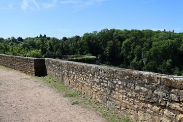 Wall Mural - La promenade des remparts, village de Semur en Auxois, département de la Côte d'Or, France