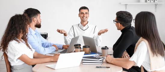 Poster - Team of business people having meeting in office