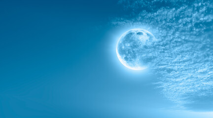 Aufkleber - Full moon over the sea at sunset 