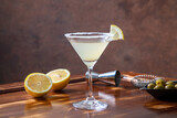 Fototapeta Kawa jest smaczna - dry Martini con olive e limone