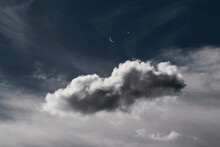 Luna Entre Nubes