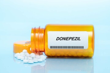 Canvas Print - Donepezil Drug In Prescription Medication  Pills Bottle