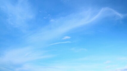 Wall Mural - 4k sky time lapse, clear very nice soft blue sky, white rolling, fast motion timelapse cloud base cl