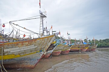 Wall Mural - boats on the shore